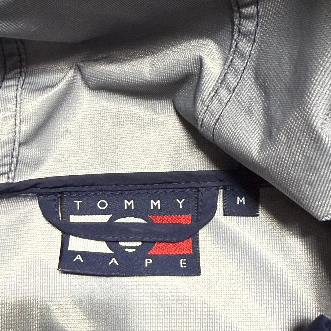 🫶🏻 베이프 X 타미 진스 콜라보 배색 바람막이🫶🏻 상품이미지4