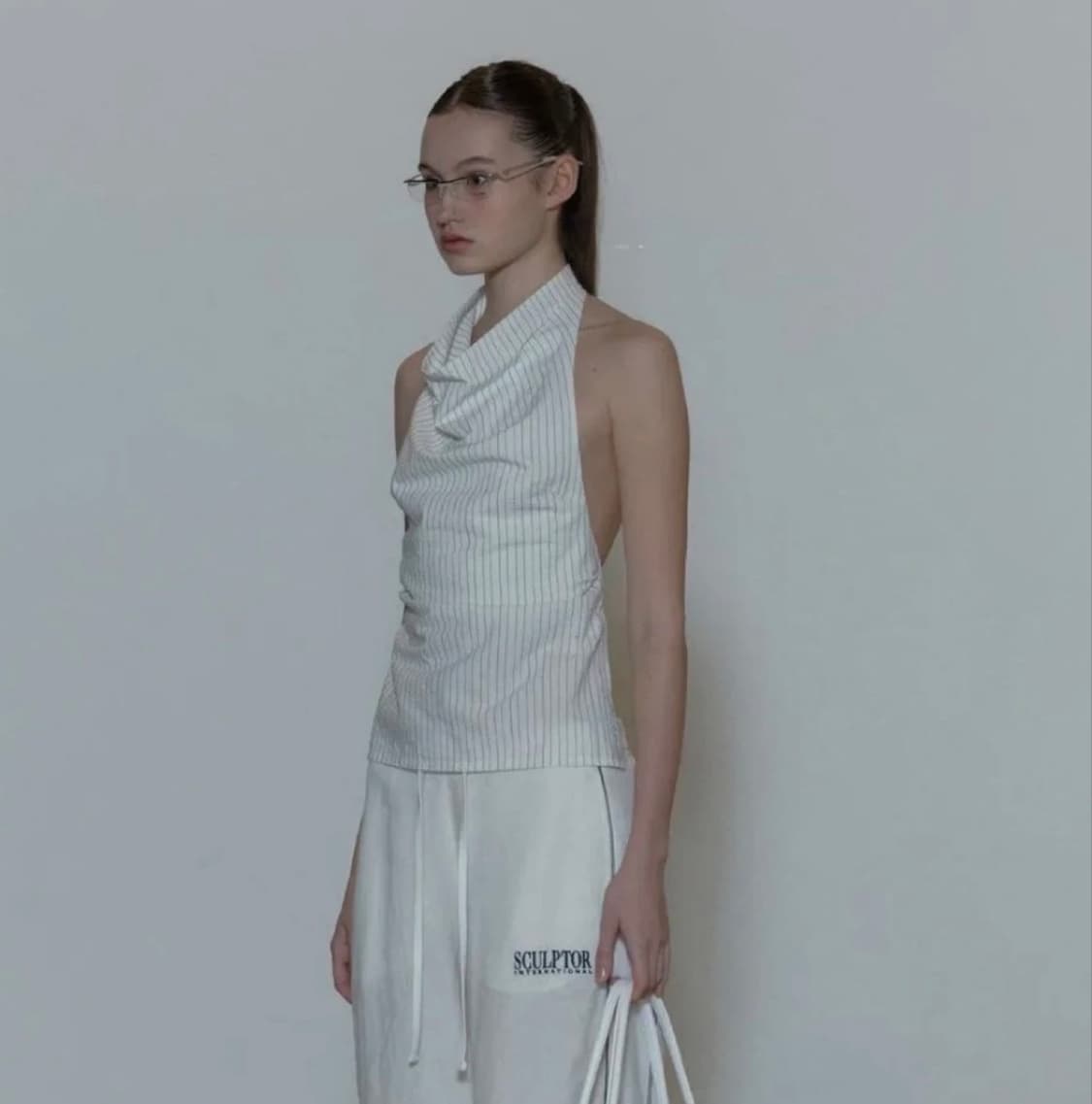 스컬프터 드레이프 홀터넥 상품이미지1