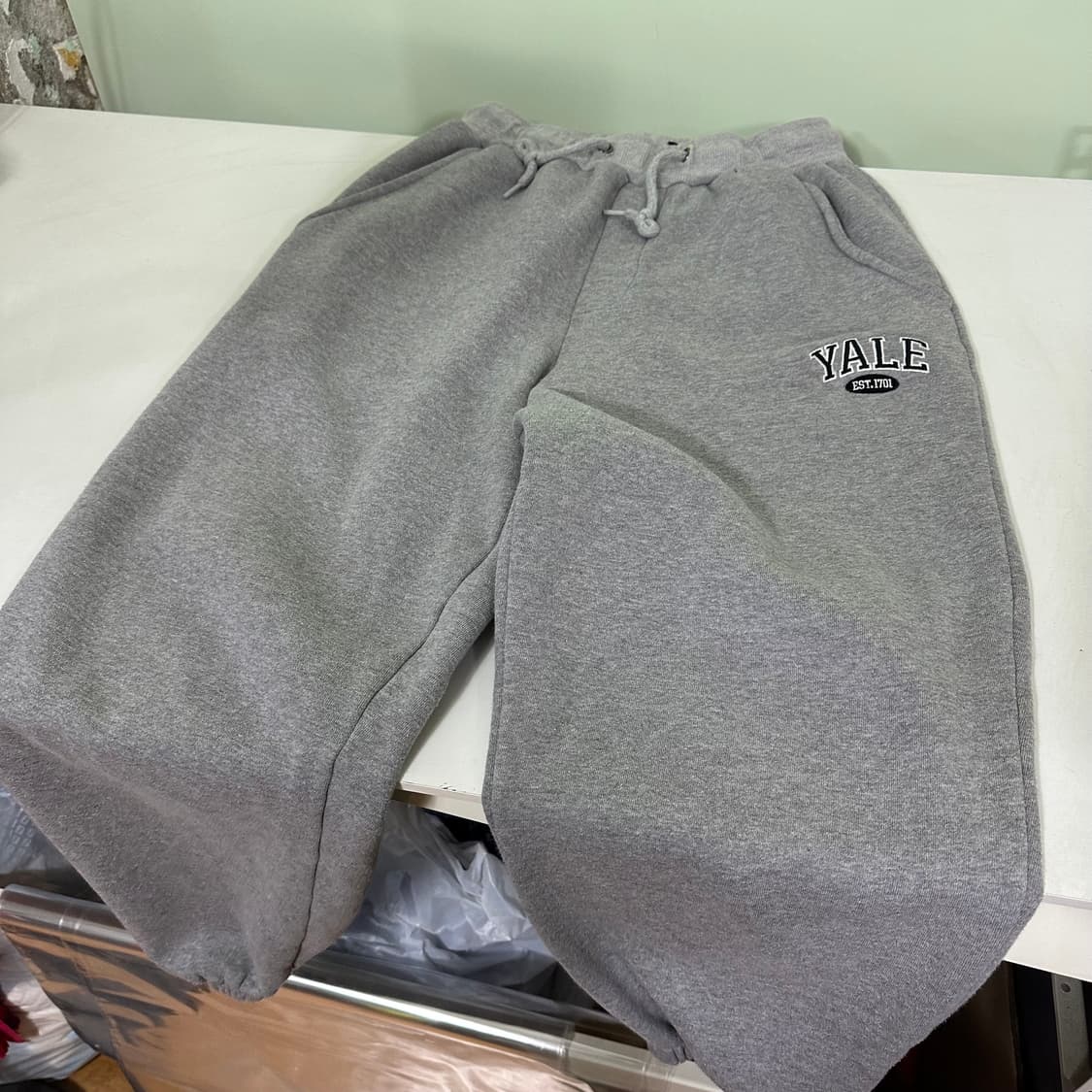 L 예일 YALE 루즈핏 스웻 밴딩 조거팬츠 상품이미지3