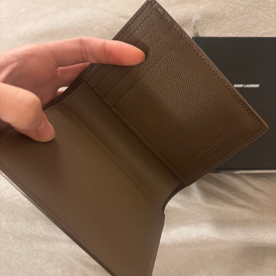 생로랑 남성지갑 상품이미지4