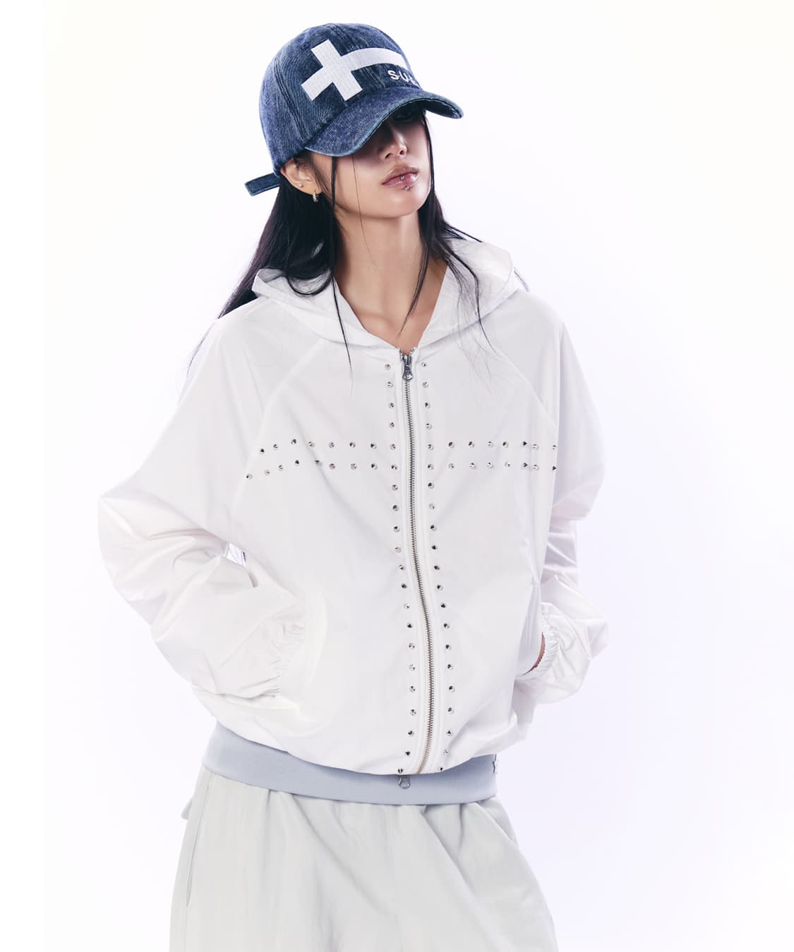 셋업이엑스이 STUDDED HOOD WINDBREAK / WHITE 상품이미지1