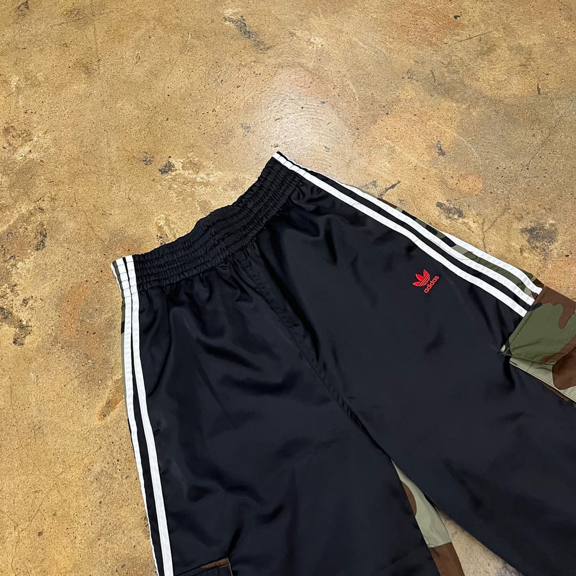 [정품/S] 아디다스 블랙 카모 밀리터리 조거 카고 트랙 팬츠  상품이미지1