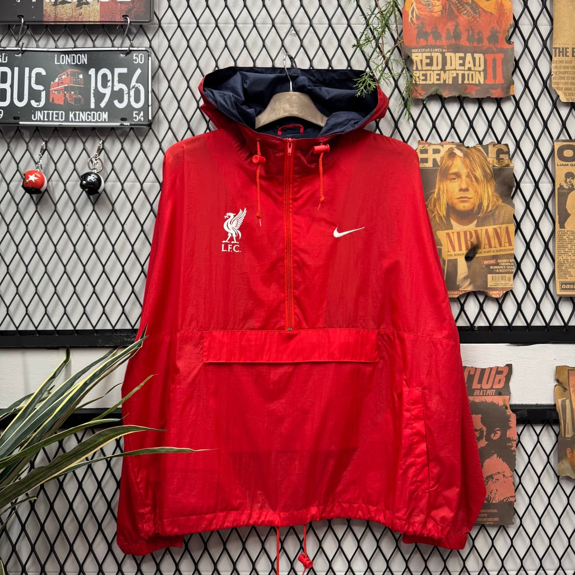 90s 나이키 올드스쿨 바람막이 전면 리버풀 FC 로고 포인트 레드 상품이미지1