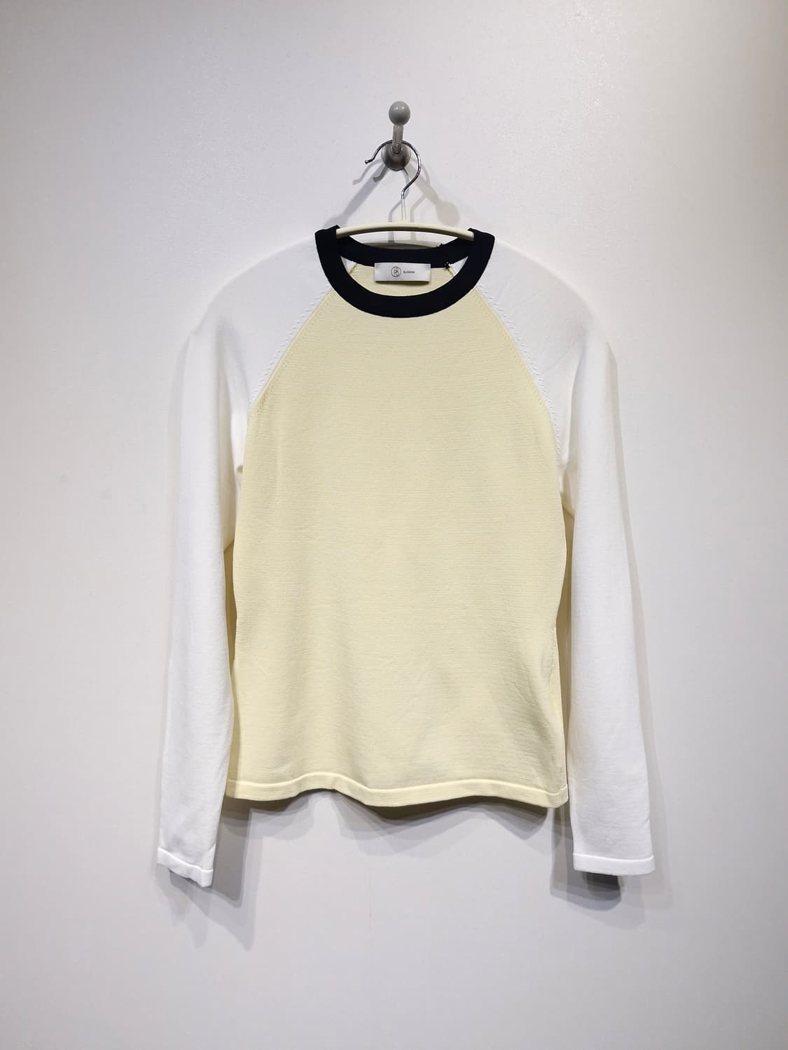 블러썸(BLOSSOM)25SS 배색 레글런 롱슬리브 상품이미지1