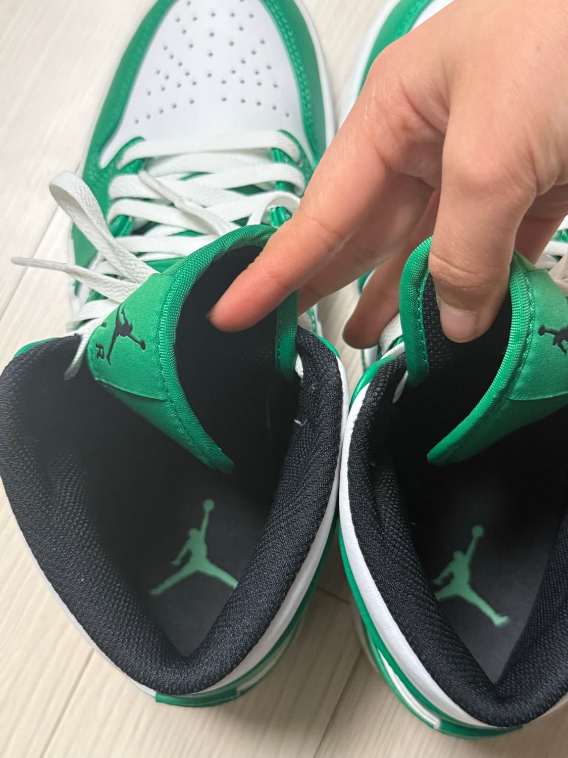 나이키 농구화 에어 조던 1 dq8426-301 럭키 그린 상품이미지4