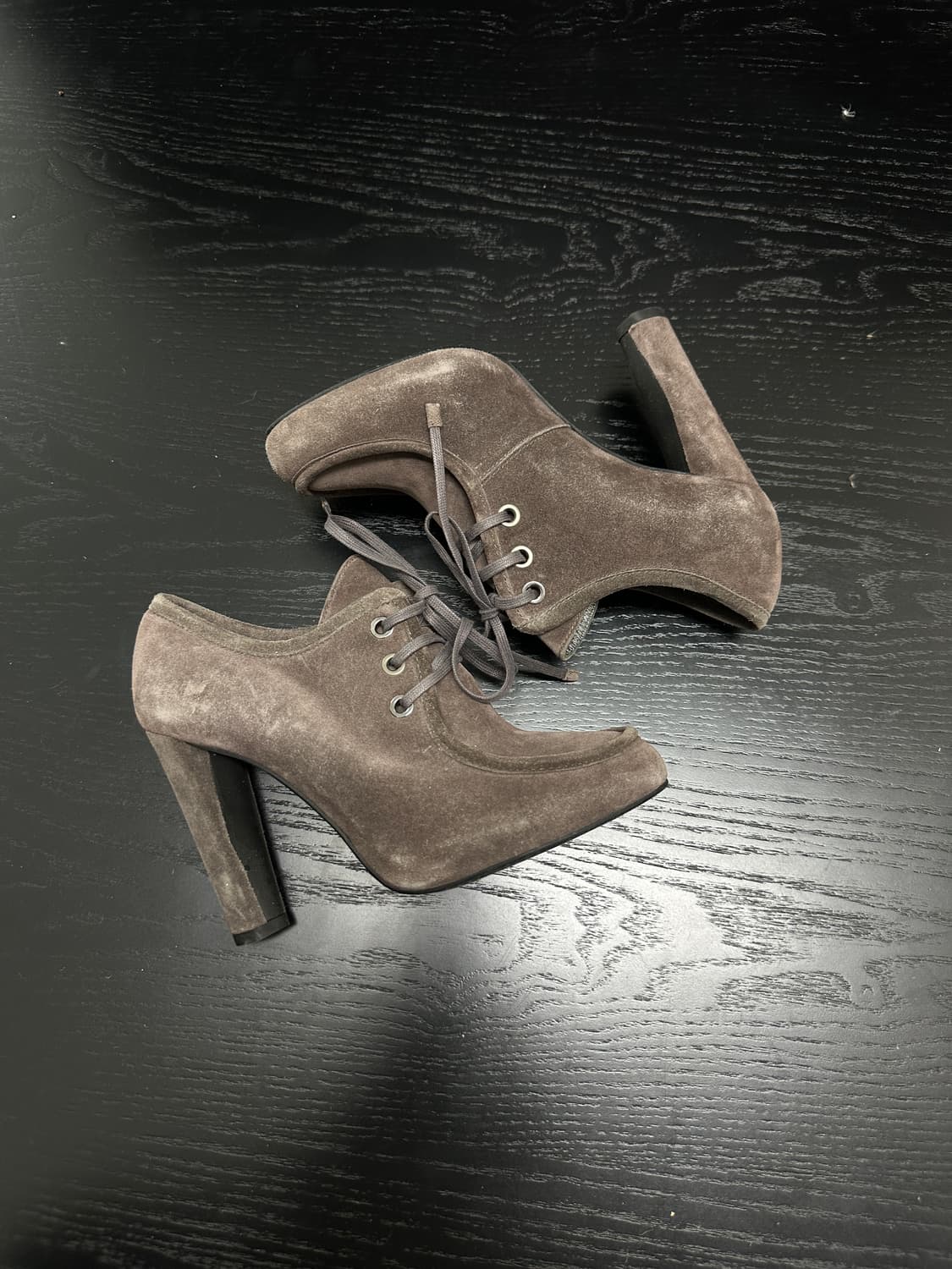 스튜어트 와이츠먼 레이스업 스웨이드 힐 상품이미지3