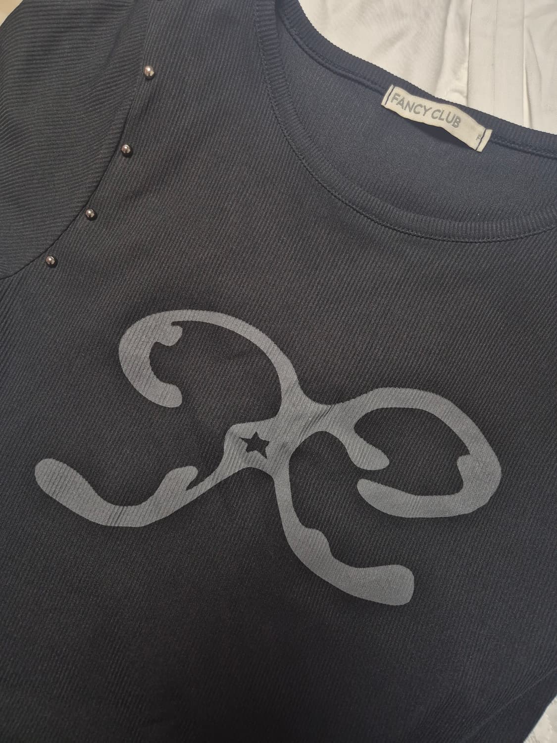 팬시클럽 이터널 스터드 티 (BLACK)  상품이미지2