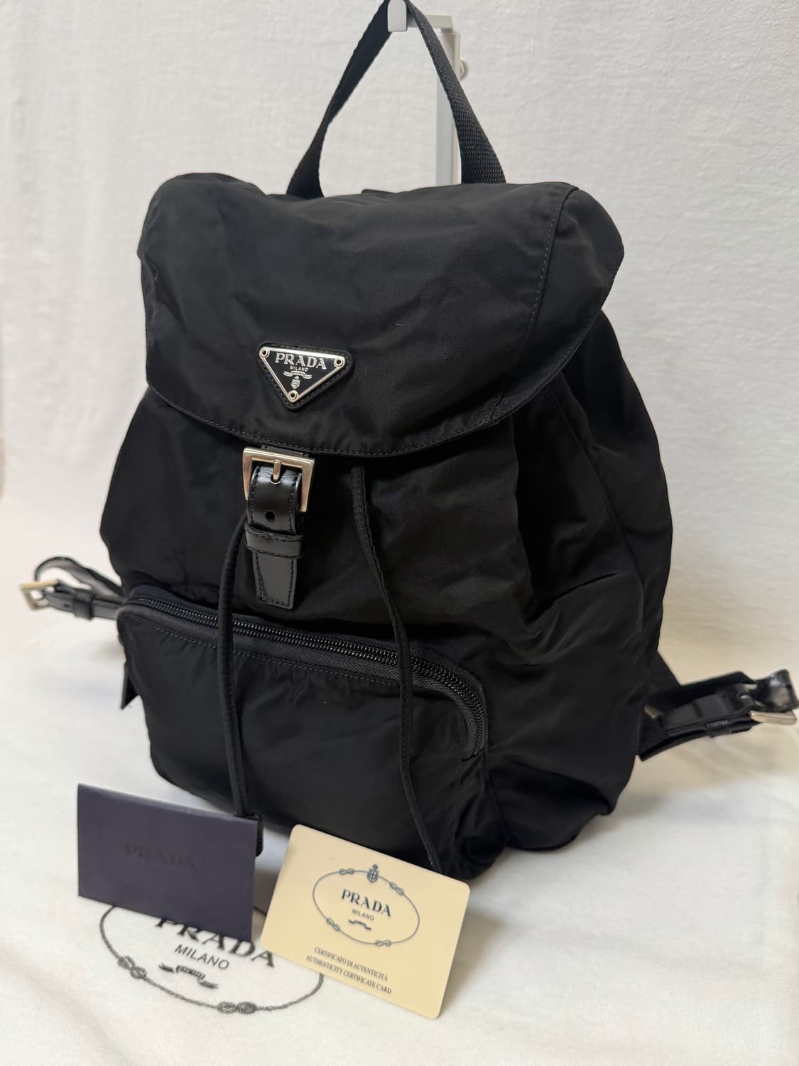정품 프라다 포코노 나일론 원포켓 백팩 미디움 블랙 상품이미지3