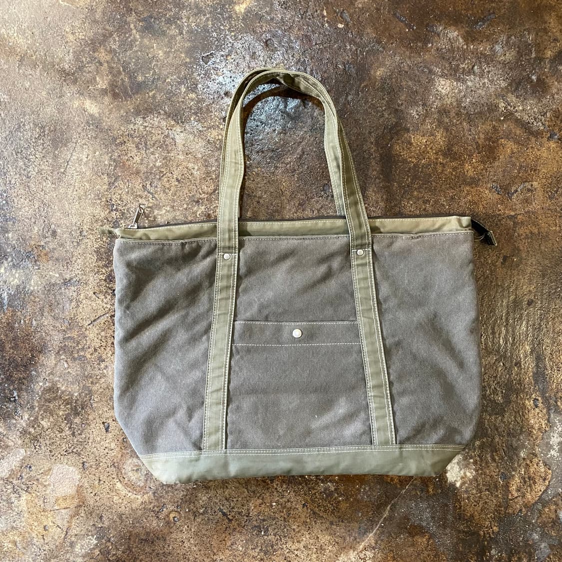 꼼데가르송 카키색 캔버스 토트백 상품이미지2