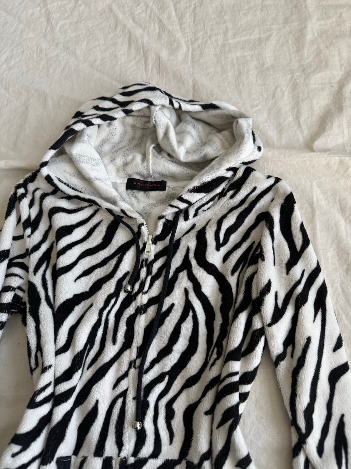 블랙 갸루 펑크 나나펑크 지브라 퍼 후드집업 상품이미지3