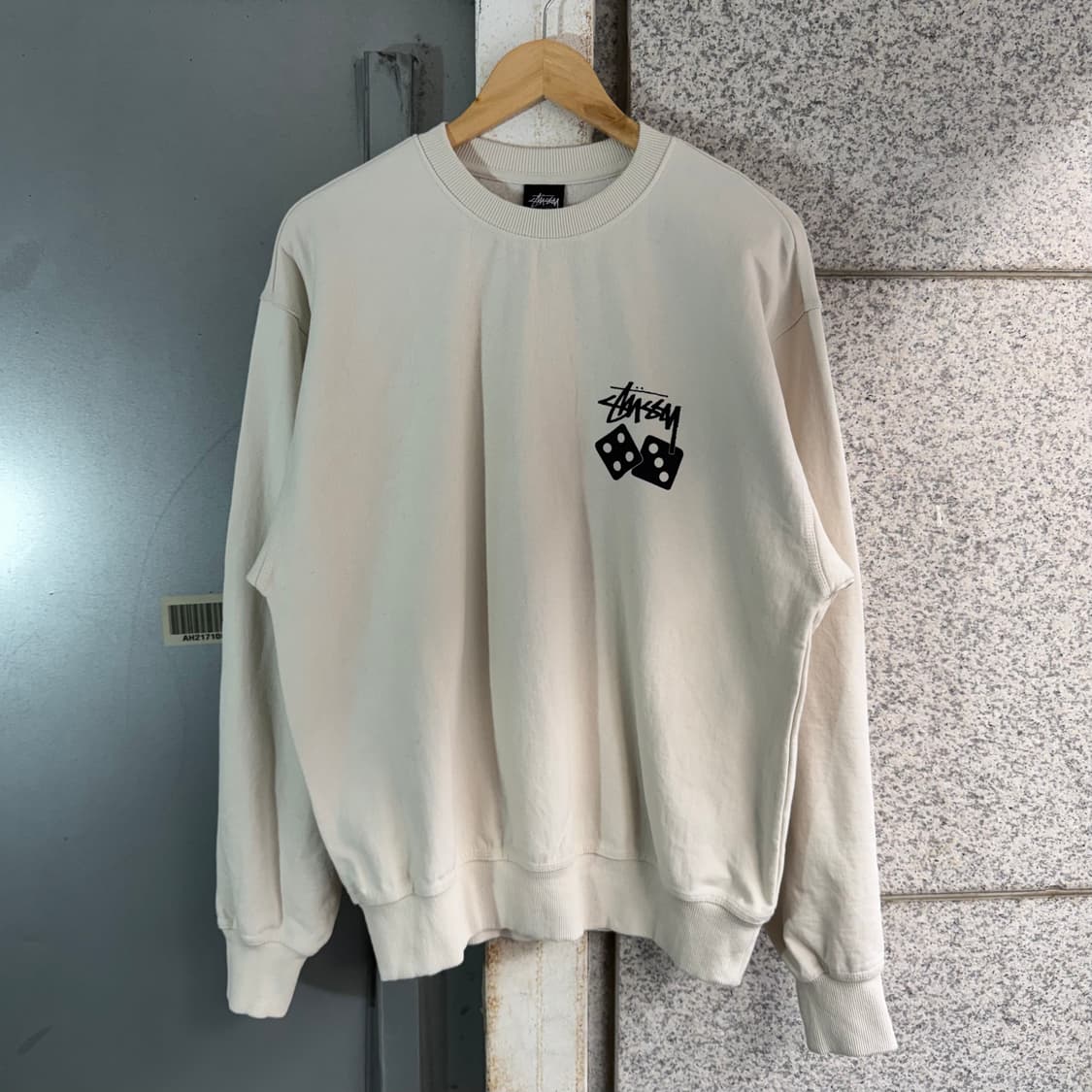 스투시 다이스 로고 맨투맨 상품이미지2