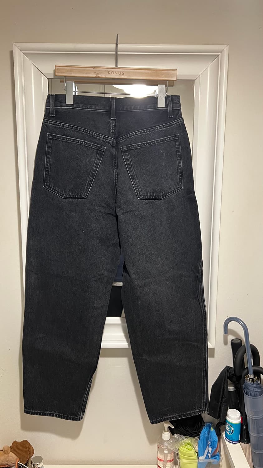 유니클로 U 릴랙스핏 진 블랙 30 상품이미지3