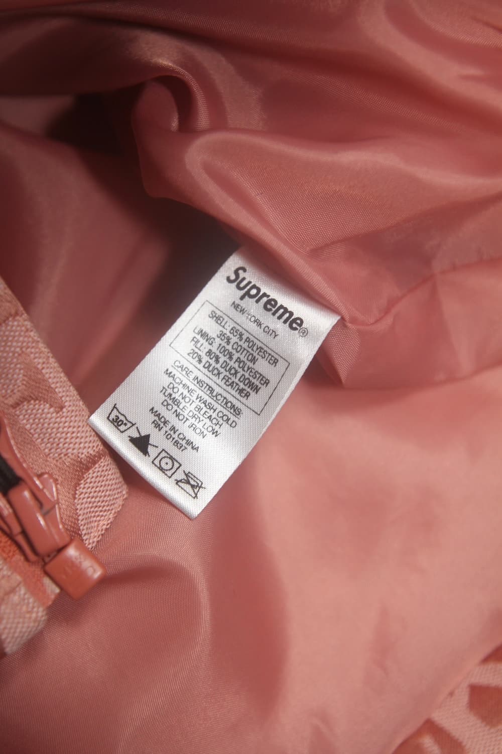슈프림 17FW fvck 자카드 다은 푸퍼 패딩 M 상품이미지9