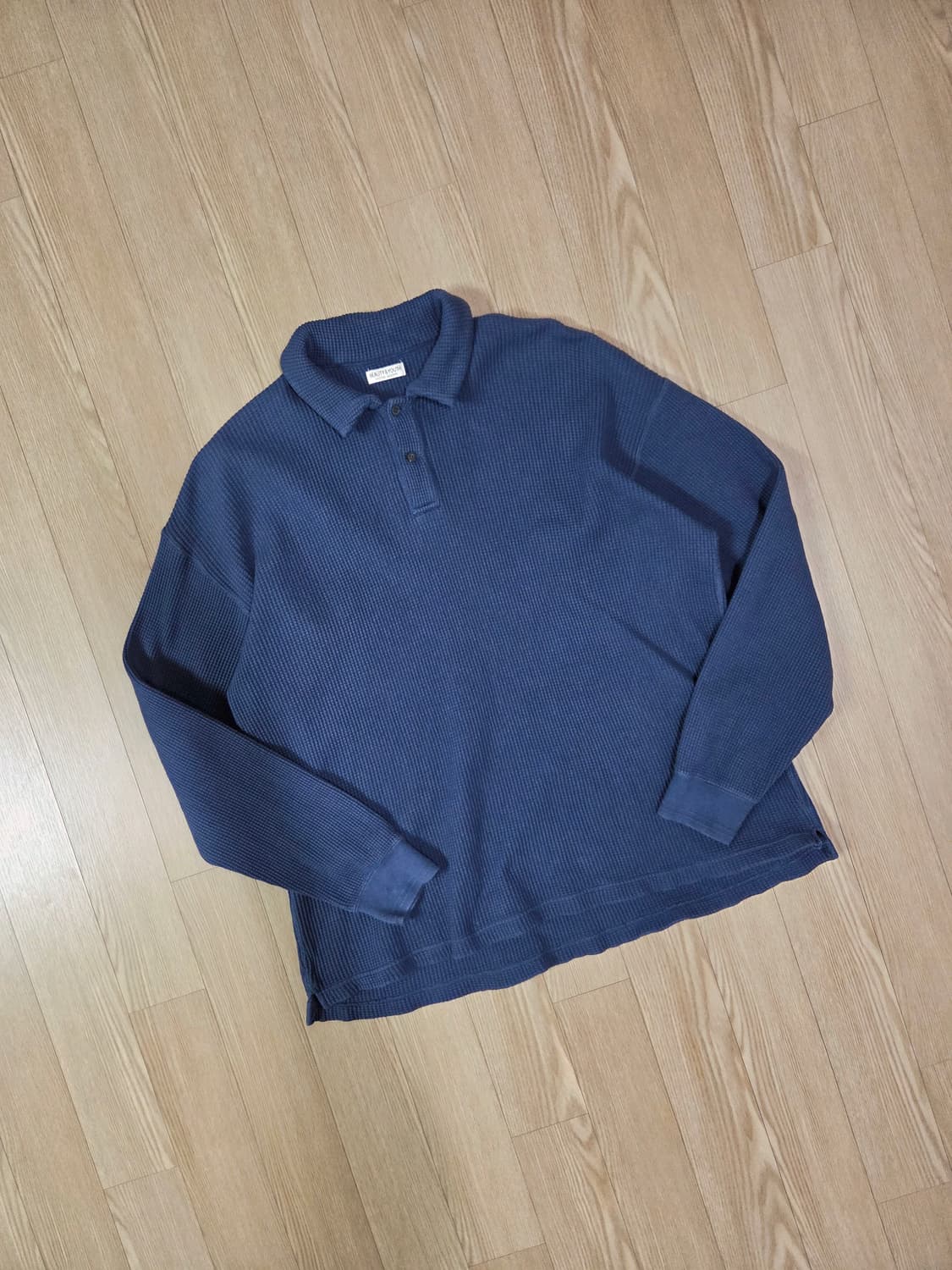 뷰티앤유스 더스티 블루 와플 칼라 티셔츠 상품이미지5