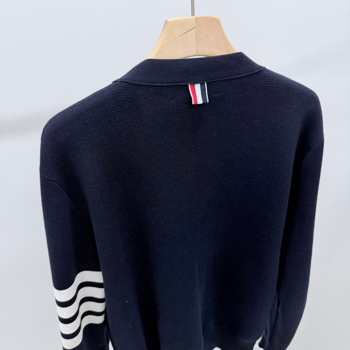 [S급/2] 톰브라운 사선완장 밀라노 스티치 금장 가디건 네이비 상품이미지6