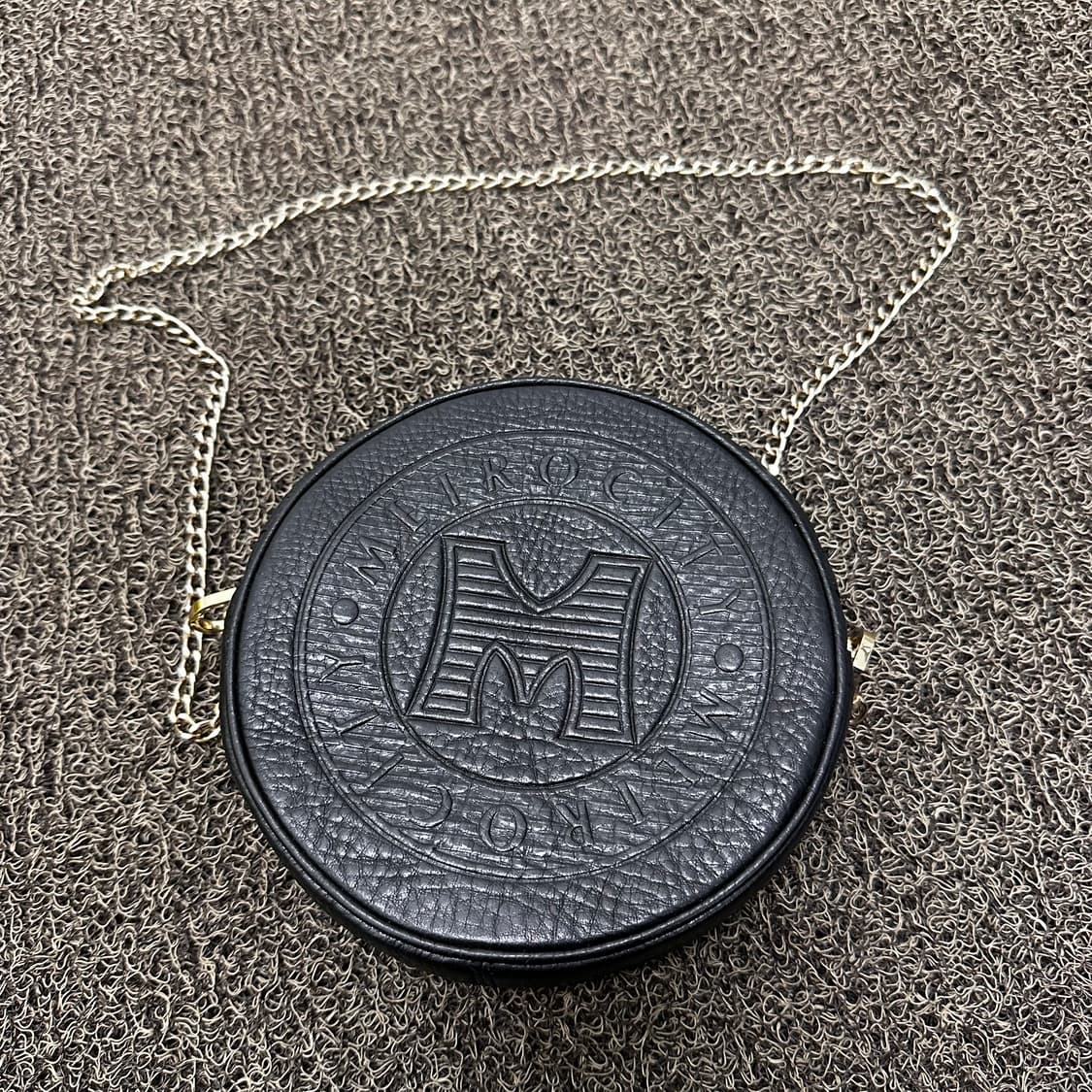 메트로시티 여성 가죽 크로스백 블랙 상품이미지1