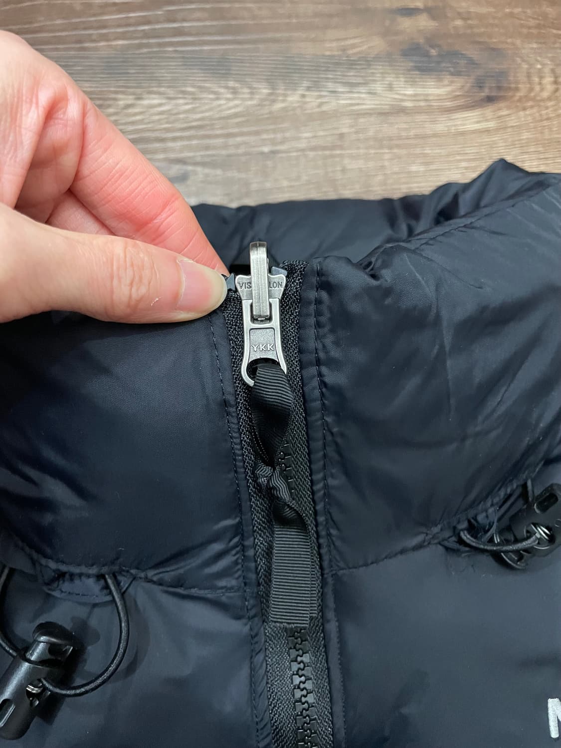 노스페이스 x 구찌 700 눕시 푸퍼 패딩 블랙 상품이미지7