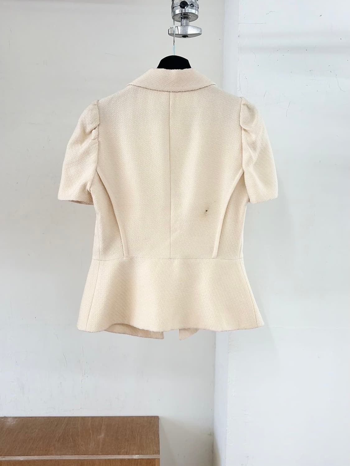 펜디 크림 오픈 칼라 퍼프 페플럼 자켓 상품이미지6