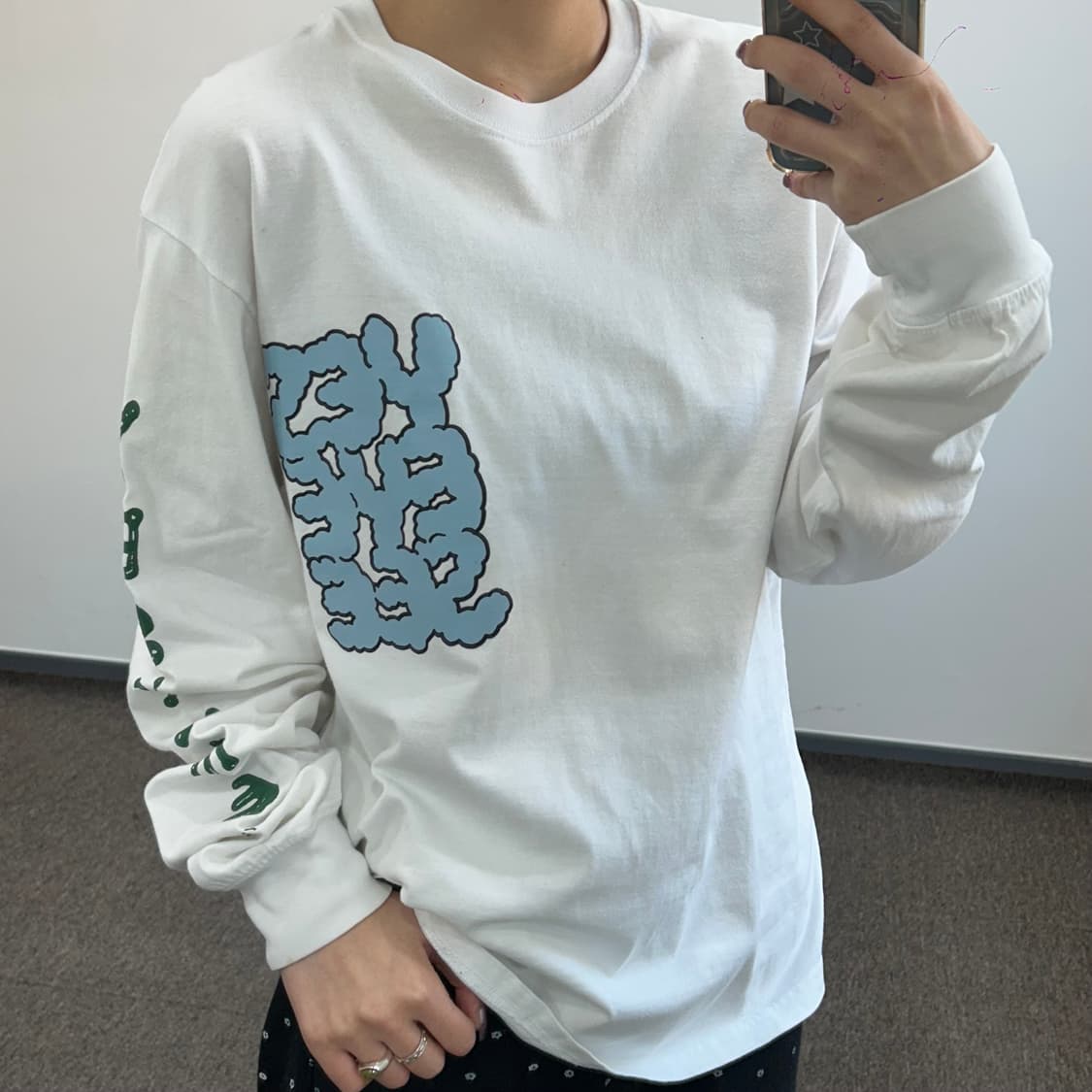 Yes eye see 예스아이씨 C-logo 화이트 롱슬리브 상품이미지1