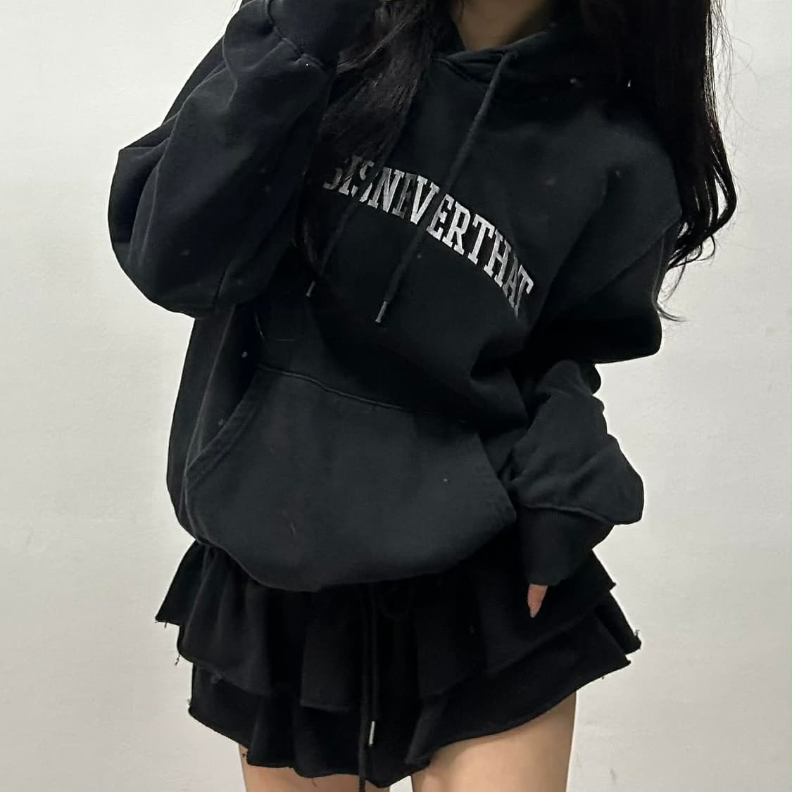 디스이즈네버뎃 블랙 T로고 스웨트셔츠 후드티(S) 상품이미지1