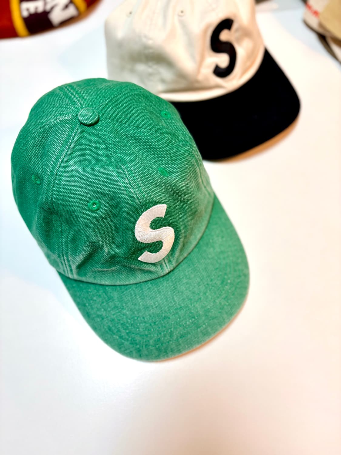 슈프림 피그먼트 S 로고 6-패널 그린 - 24FW 상품이미지2