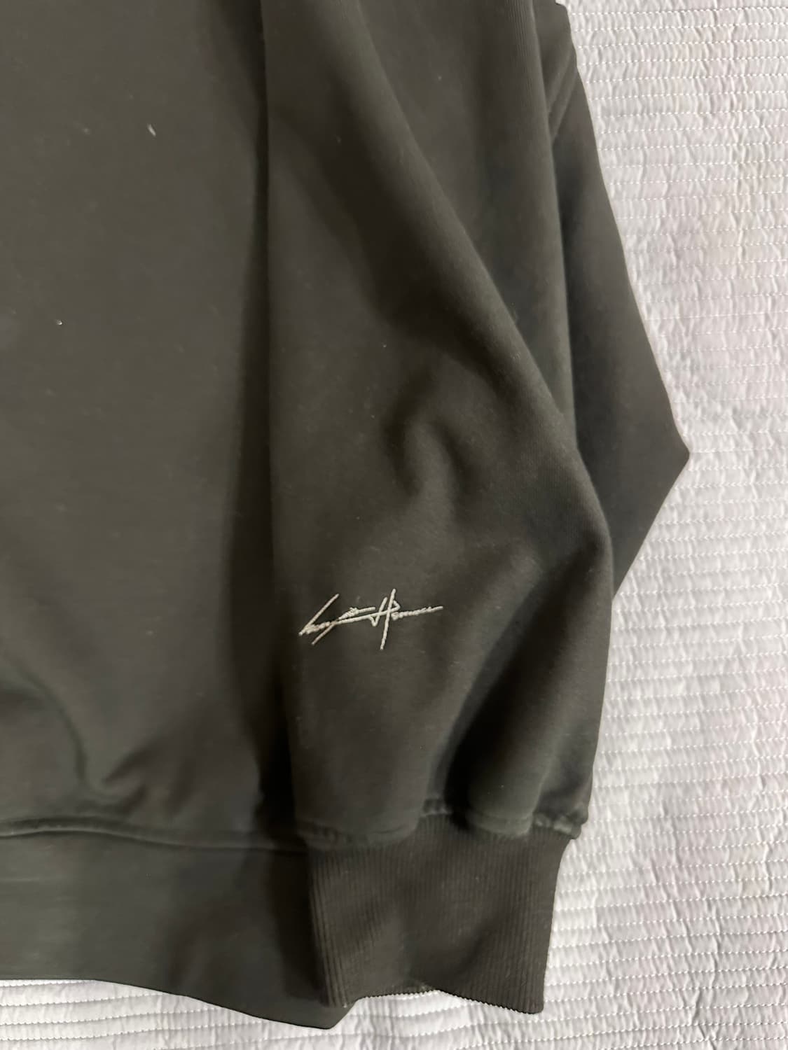 송지오옴므 24시즌 자수 크루넥 50사이즈 상품이미지3