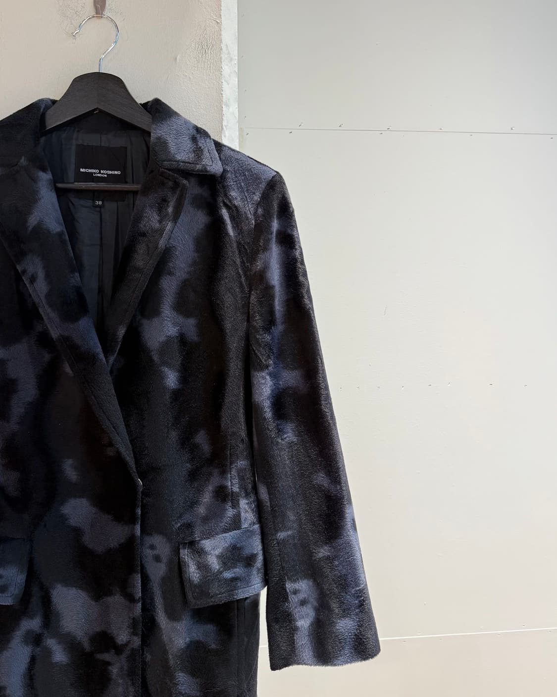 미치코 코시노 블루 블랙 카모플라쥬 코트  상품이미지5