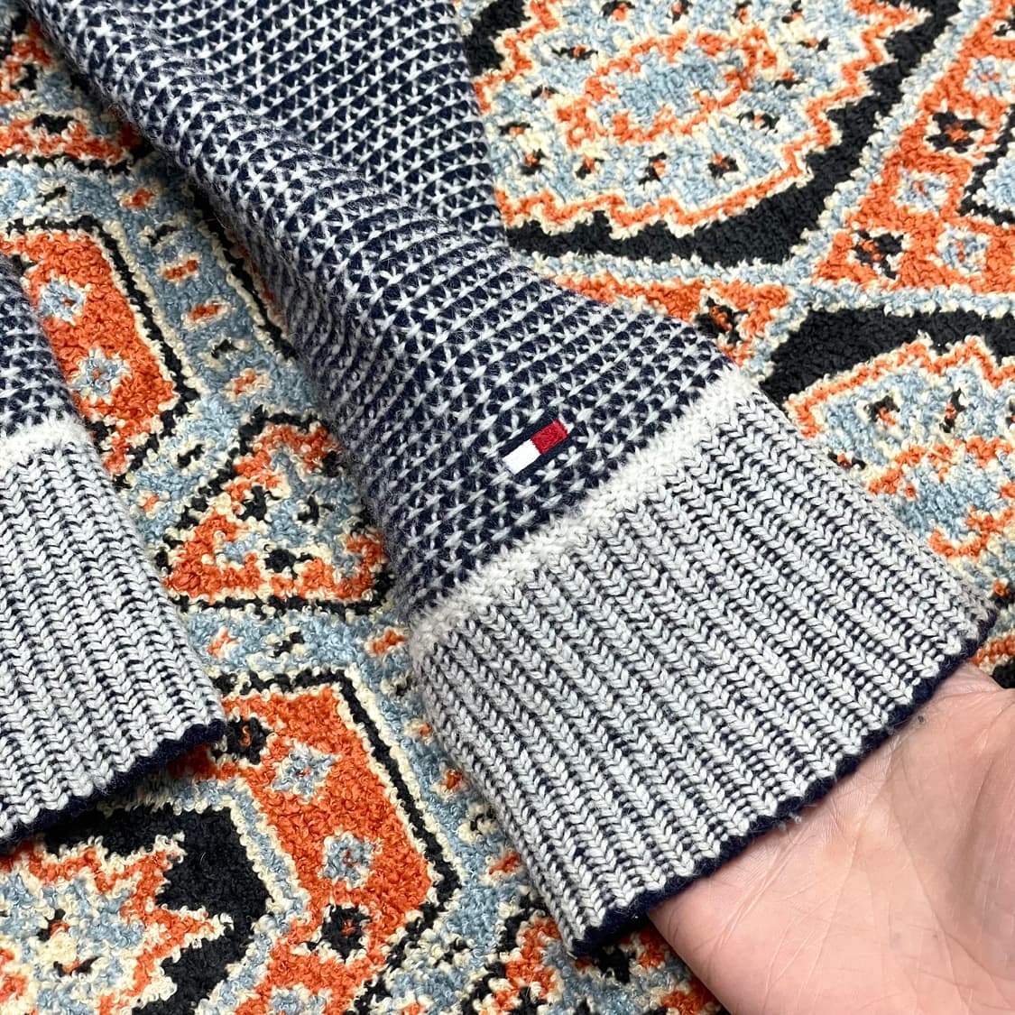 타미힐피거 네이비 스트라이프 패턴 울니트 남성S 상품이미지2