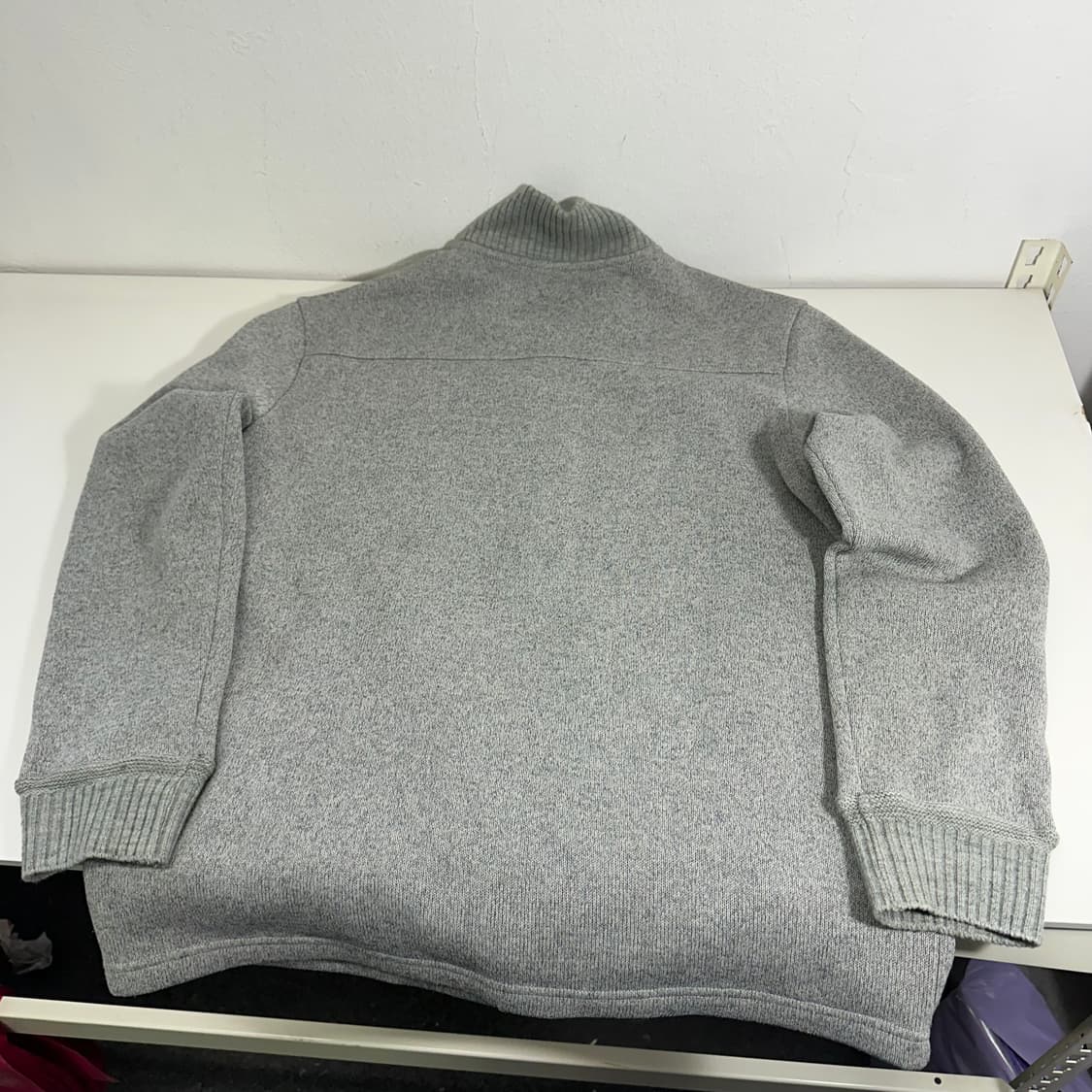 L 105 빈폴아웃도어 그레이 기본로고 안감기모 폴리자켓 상품이미지4