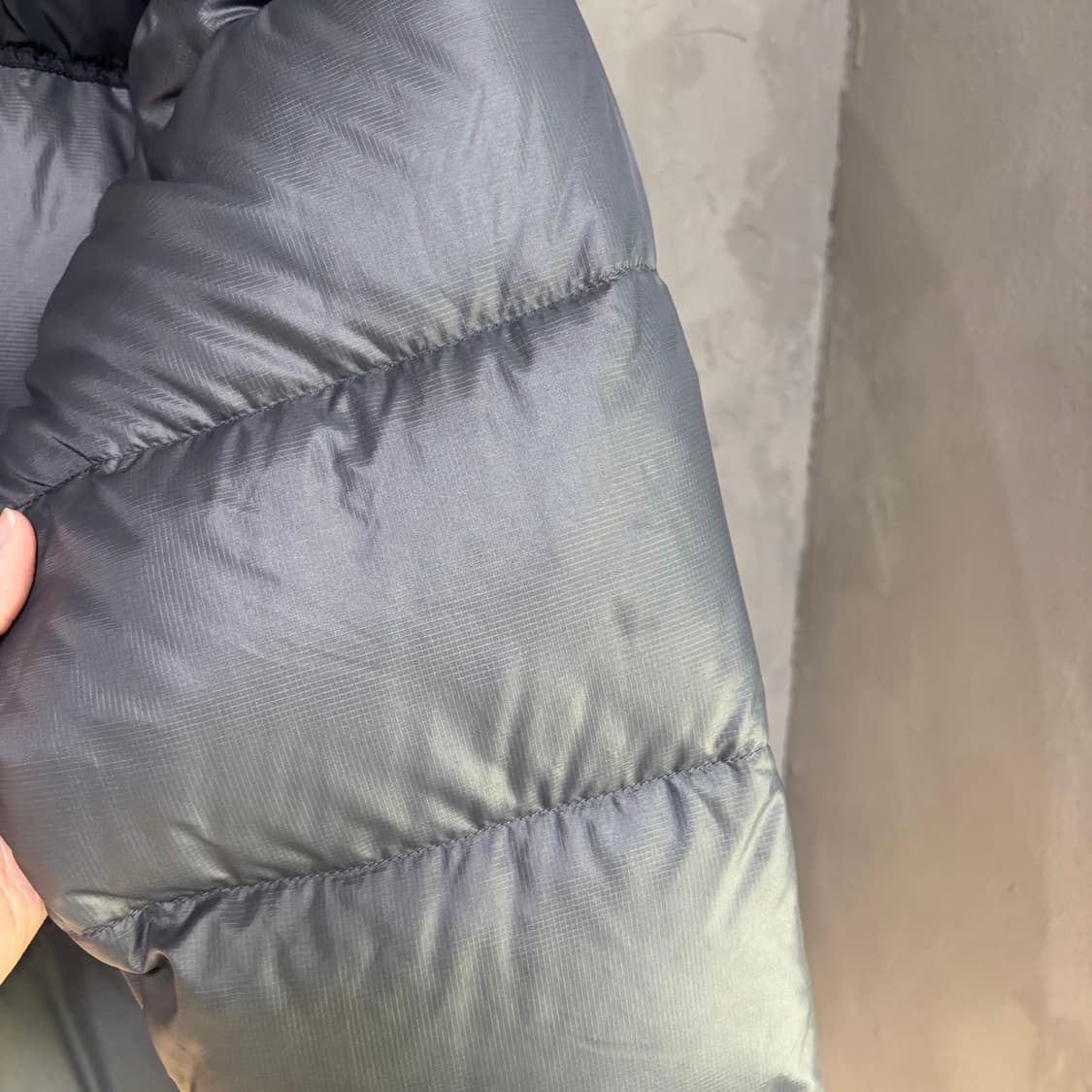 노스페이스 700 눕시 구스다운 패딩 그레이 상품이미지5