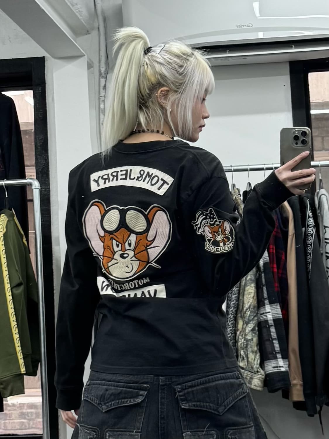 밴슨 레더 톰과제리 자수 롱슬리브 상품이미지1