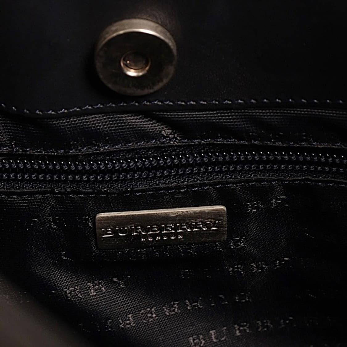 [Burberry] 버버리 블랙 노바 체크 숄더백 상품이미지5