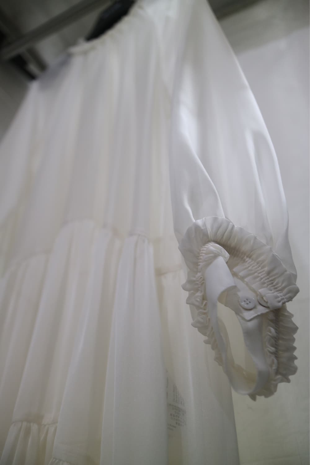 민주킴 Oversized Ruffled Tiered Dress 상품이미지4