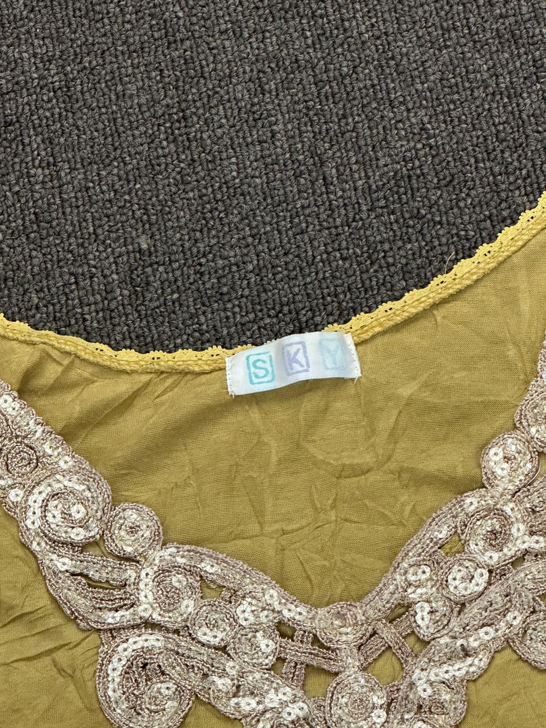 OS)Japanese vintage 자수 디테일 머스타드 나시 상품이미지5