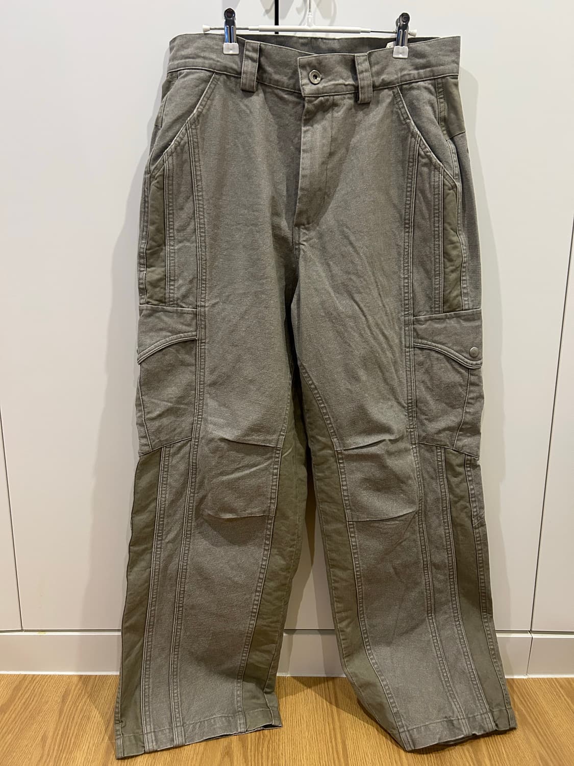 이그노타CORE:13 VEIN CARGO PANTS WARM GREY 상품이미지1