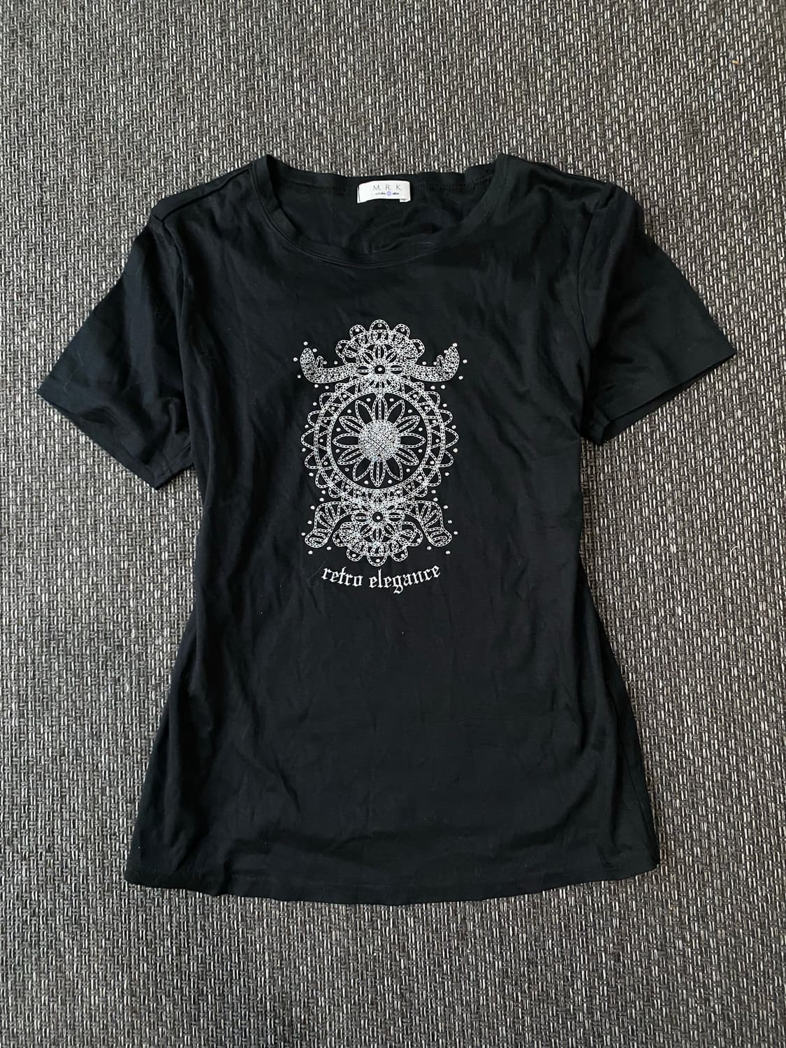 [MRK] Y2K Cubic Detail Slim Fit Tee 상품이미지1