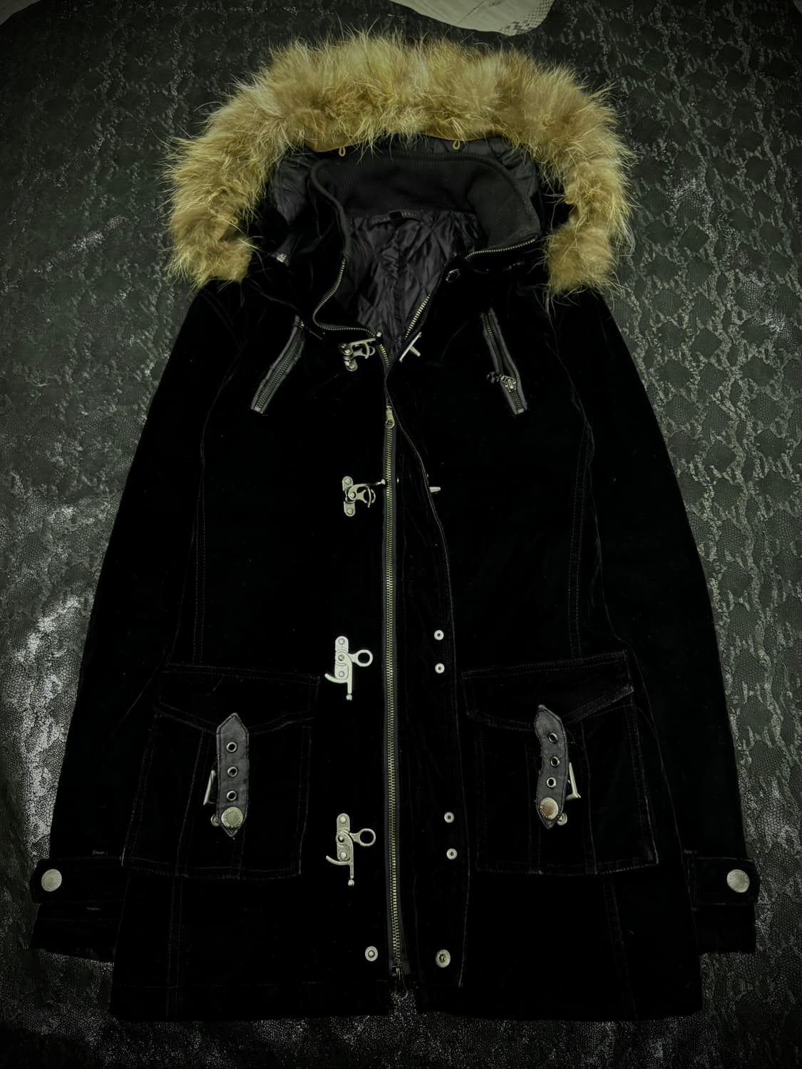 “IN THE ATTIC” 00’s Mood Velvet Buckle B 상품이미지6