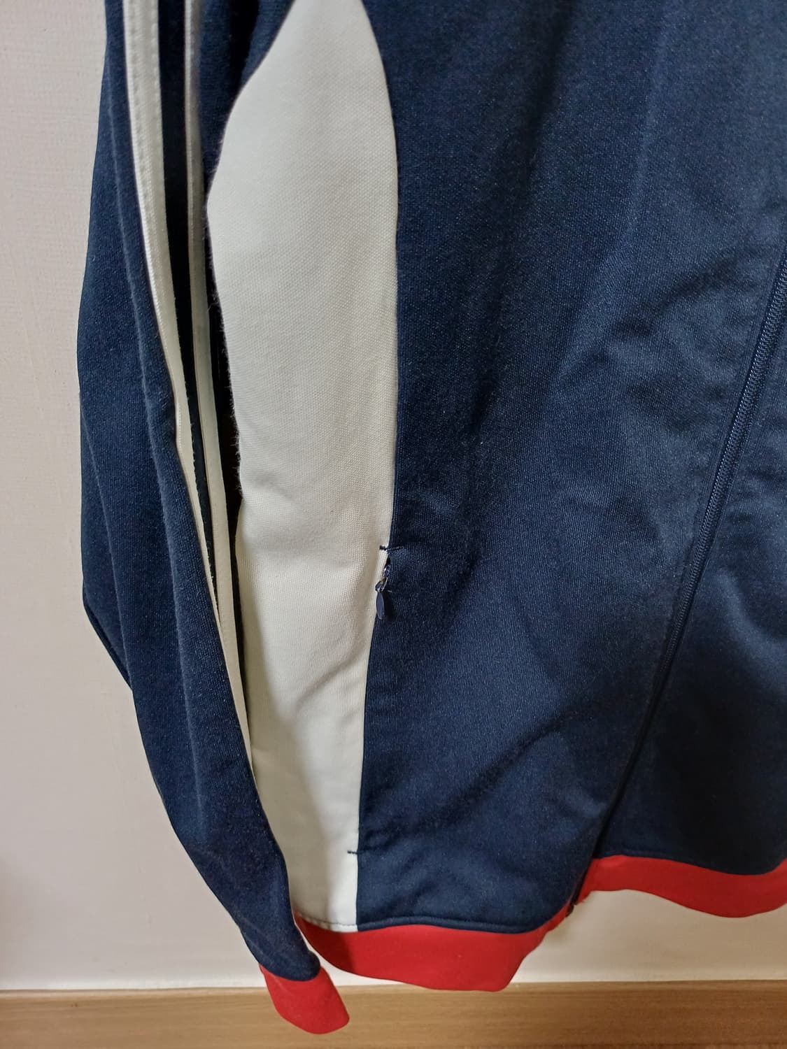 아디다스 유로파 트랙탑 져지 네이비/레드 상품이미지4