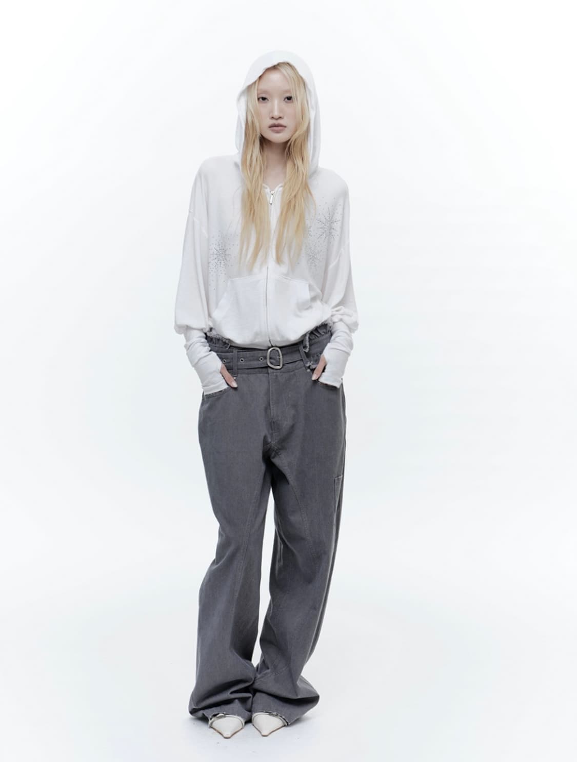 웻태그 BELTED ENGINEERED JEANS WITH FRILL B 상품이미지1