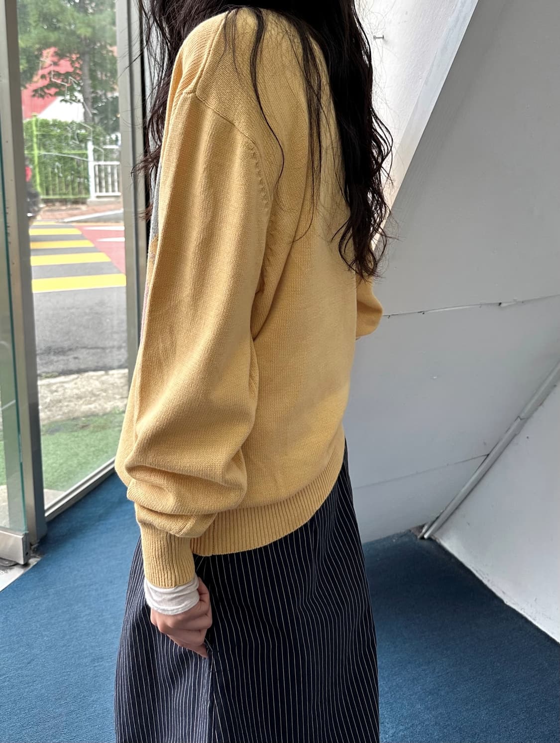 Design patterned button crew knit P/O 상품이미지9