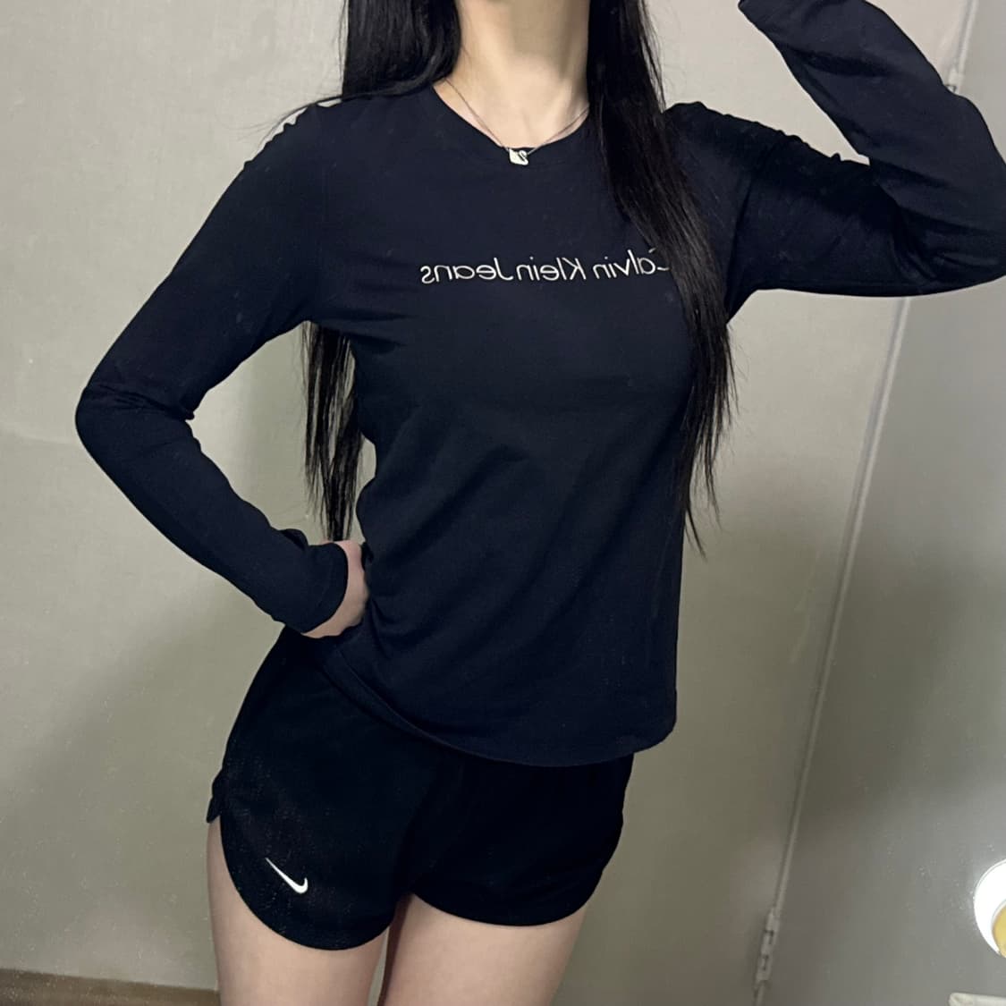 캘빈클라인 영어로고 긴팔티  상품이미지1