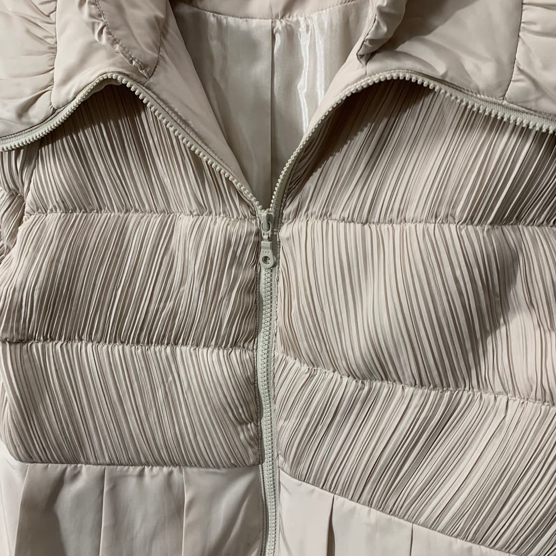 에버큐브 플리츠 점퍼 상품이미지2