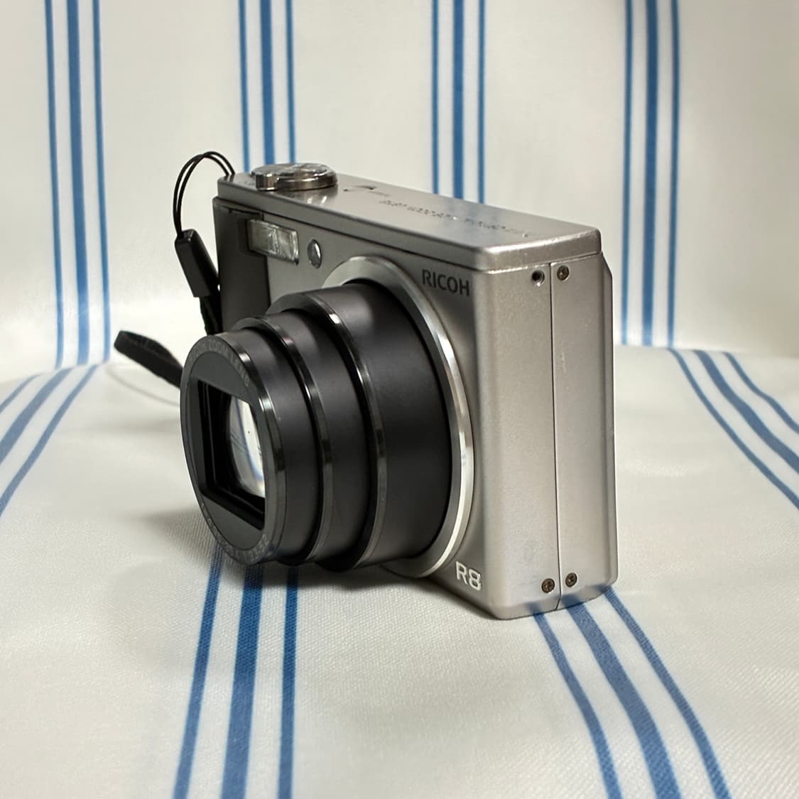 리코 R8 실버디카 (장원영,이즈나방지민디카) 상품이미지4