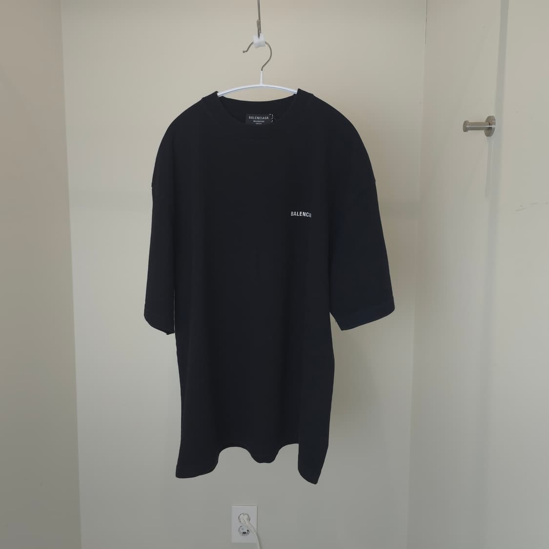 [중고/정품] 발렌시아가 로고 미디엄 핏 티셔츠 상품이미지1