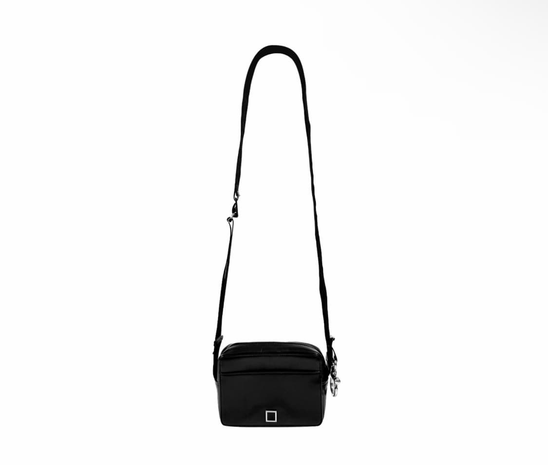 우영미 스퀘어 로고 메신저 미니 크로스백 블랙 W213BA03635B 상품이미지3
