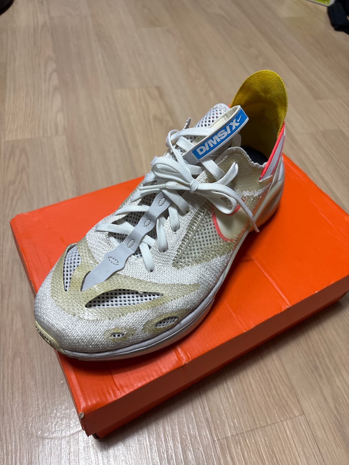 나이키 딤식스 270팝니다. 상품이미지1