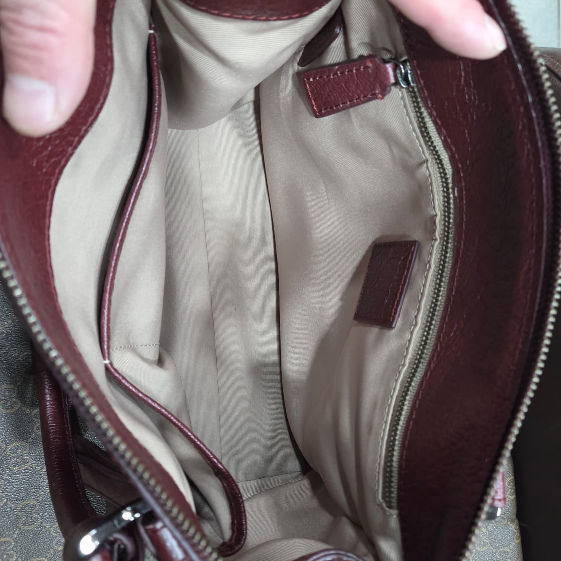 버버리 플로럴 앰보싱 크로스백 상품이미지6