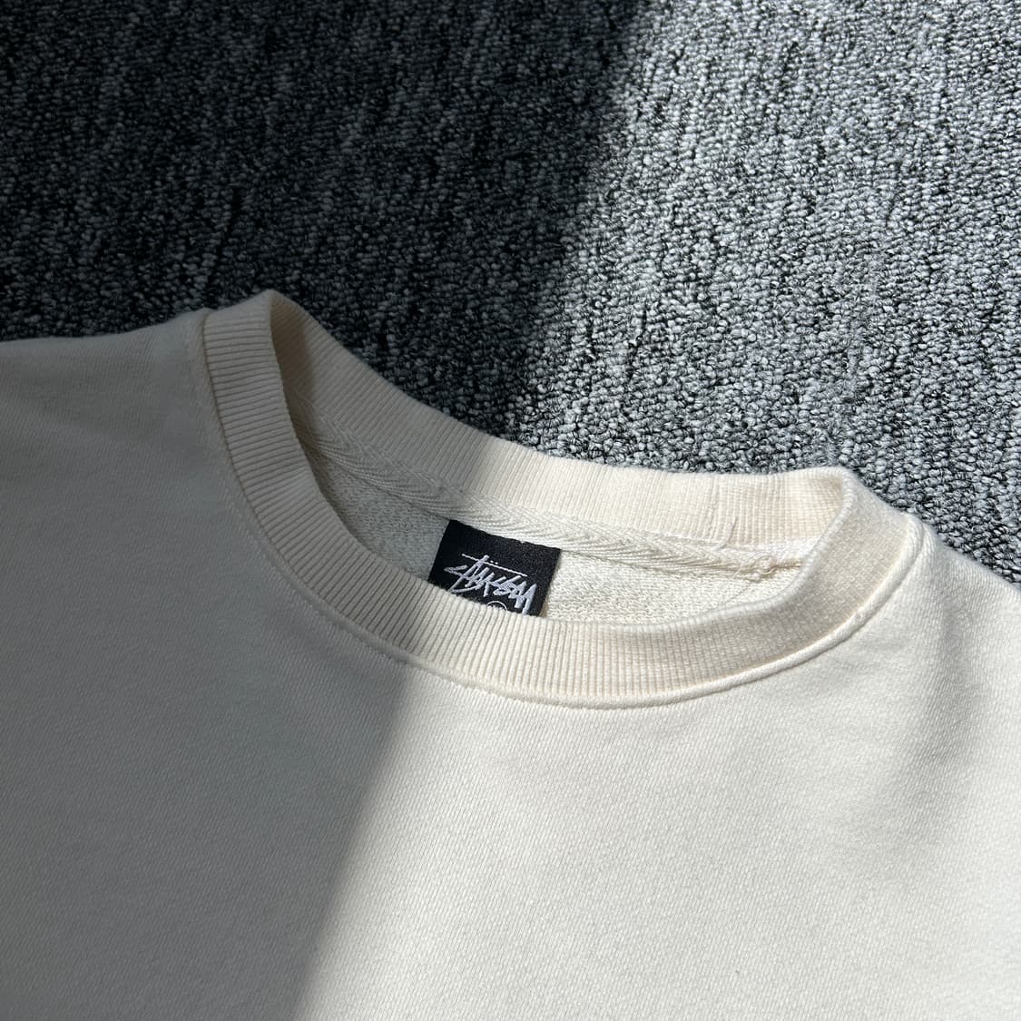 스투시 아이보리 크롭 리메이크 스웻셔츠 상품이미지5