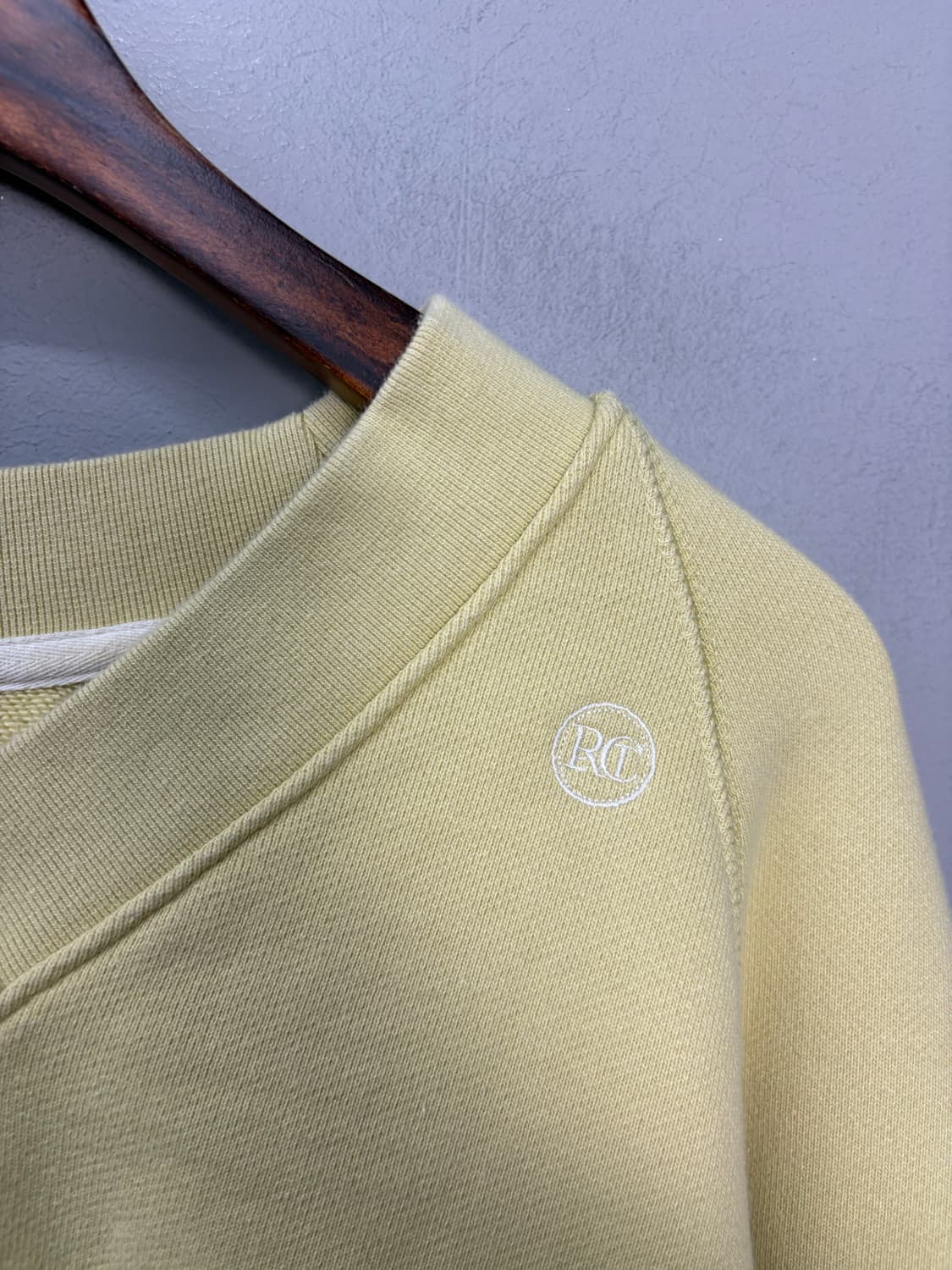 렉토 시그니처로고 브이넥 스웨트셔츠 A3034 상품이미지3