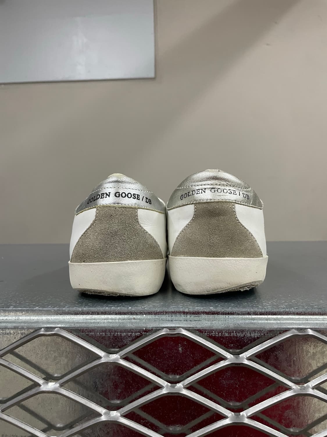 골든구스 슈퍼스타 실버탭 스니커즈 화이트 39 상품이미지3